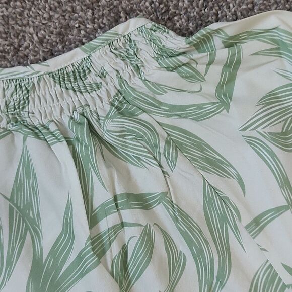 Like New Women's Size Large Long Sleeve Leaf Print Tie Neck Blouse - Picture 11 of 13